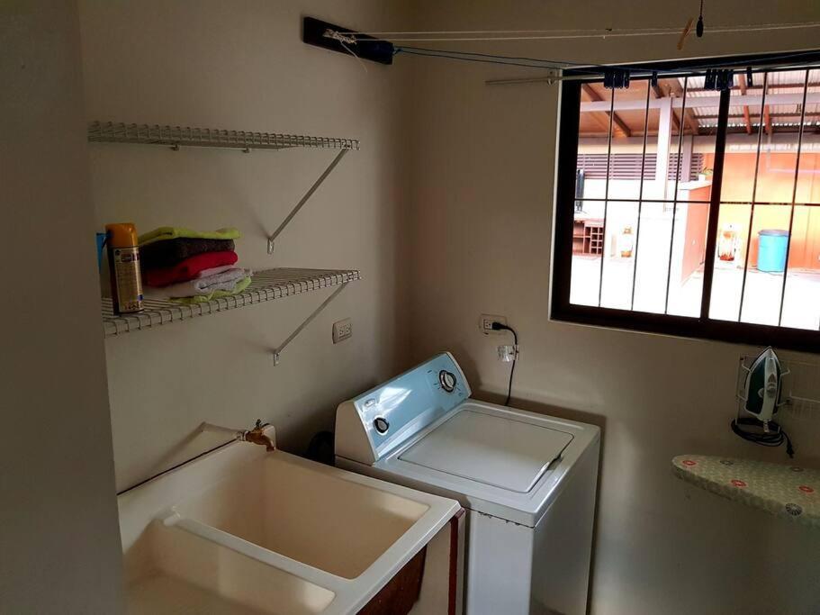 Elegant Villa In La Fortuna With Spacious Backyard Plus Very Private Pool & Parking Esterno foto