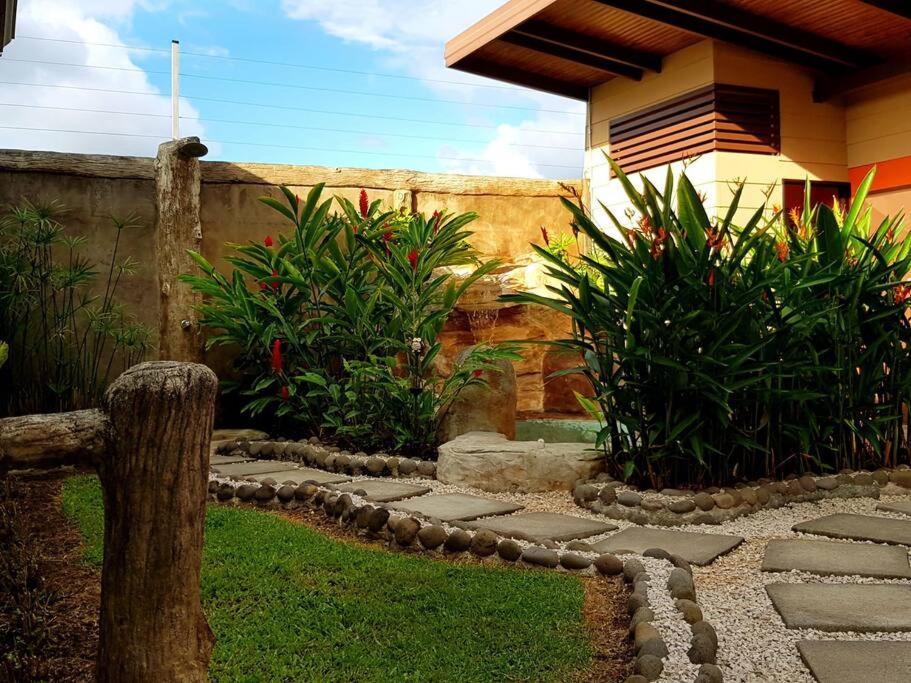 Elegant Villa In La Fortuna With Spacious Backyard Plus Very Private Pool & Parking Esterno foto