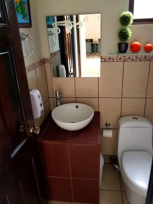 Elegant Villa In La Fortuna With Spacious Backyard Plus Very Private Pool & Parking Esterno foto