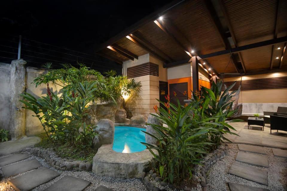Elegant Villa In La Fortuna With Spacious Backyard Plus Very Private Pool & Parking Esterno foto