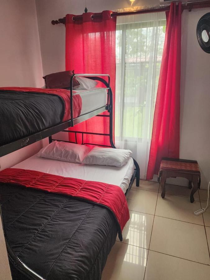 Elegant Villa In La Fortuna With Spacious Backyard Plus Very Private Pool & Parking Esterno foto