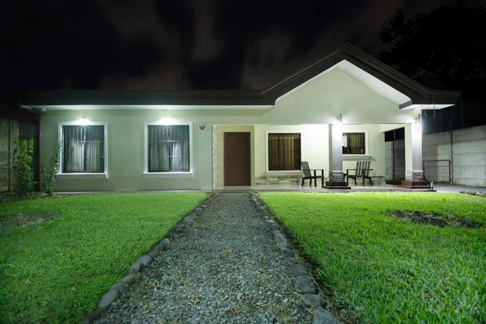 Elegant Villa In La Fortuna With Spacious Backyard Plus Very Private Pool & Parking Esterno foto